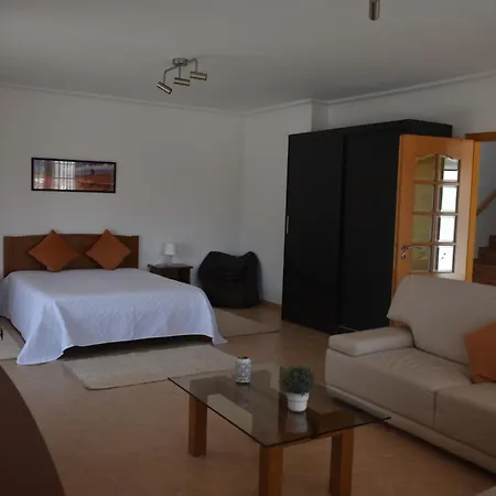 Vivenda Godinho * 纳扎雷