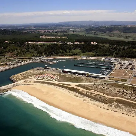 Δωμάτια σε οικογενειακή κατοικία Vivenda Godinho Ναζαρέ